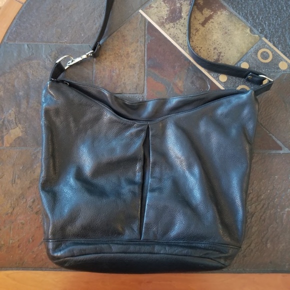Leather Oversized Multipurpose Handbag - Picture 5 of 5